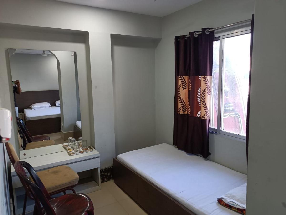 Kusum Hotel Dibrugarh Exterior photo