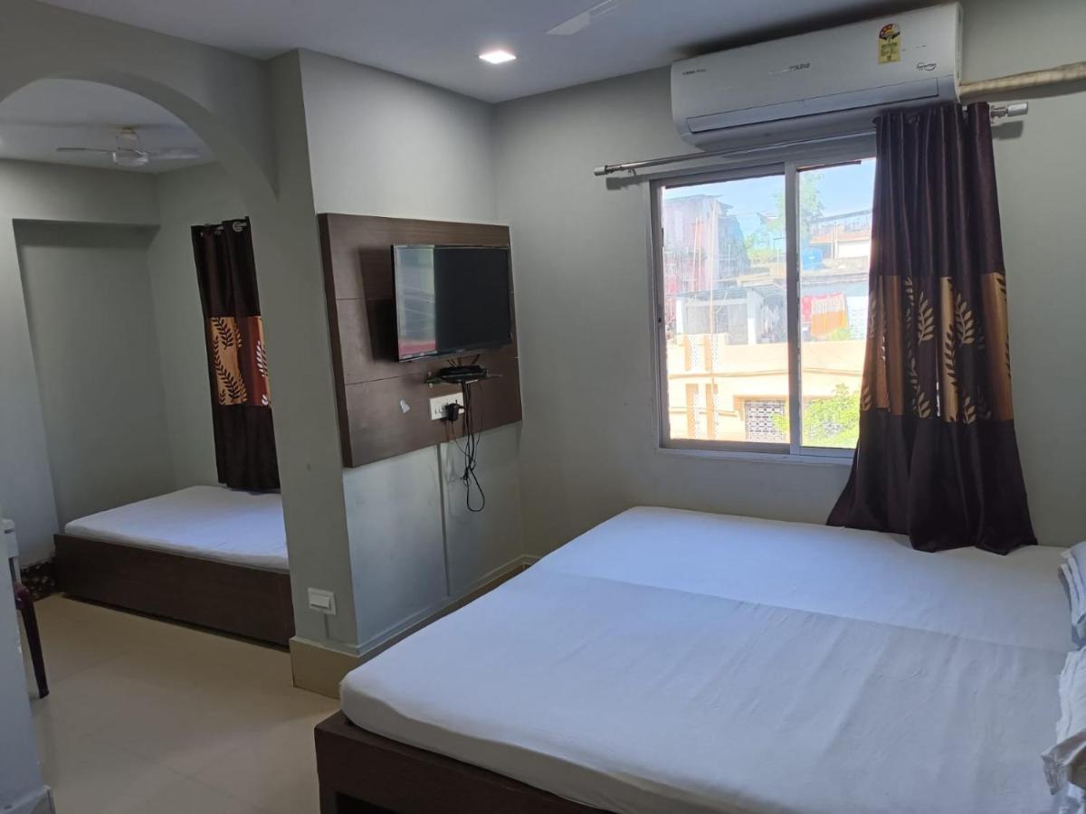 Kusum Hotel Dibrugarh Exterior photo