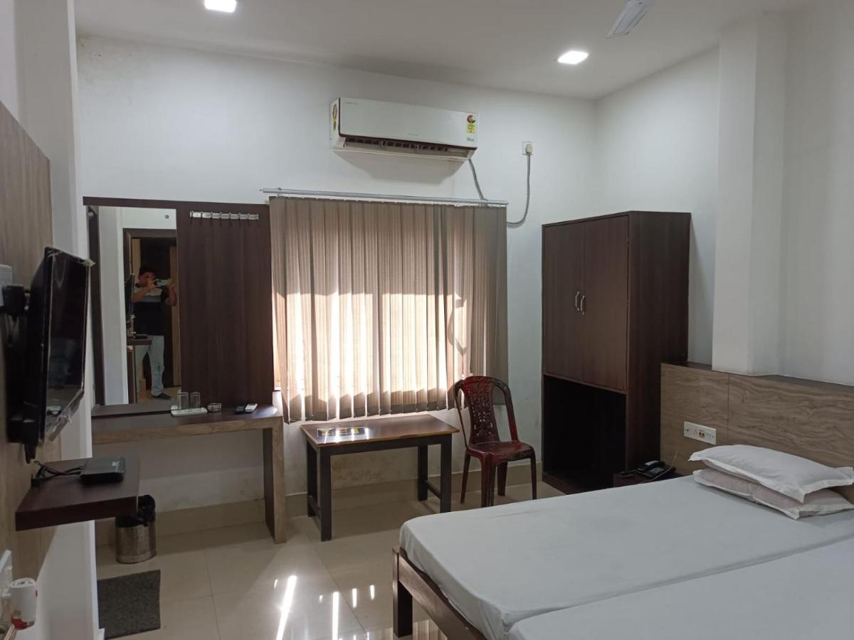 Kusum Hotel Dibrugarh Exterior photo