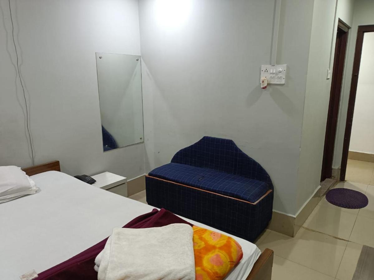 Kusum Hotel Dibrugarh Exterior photo