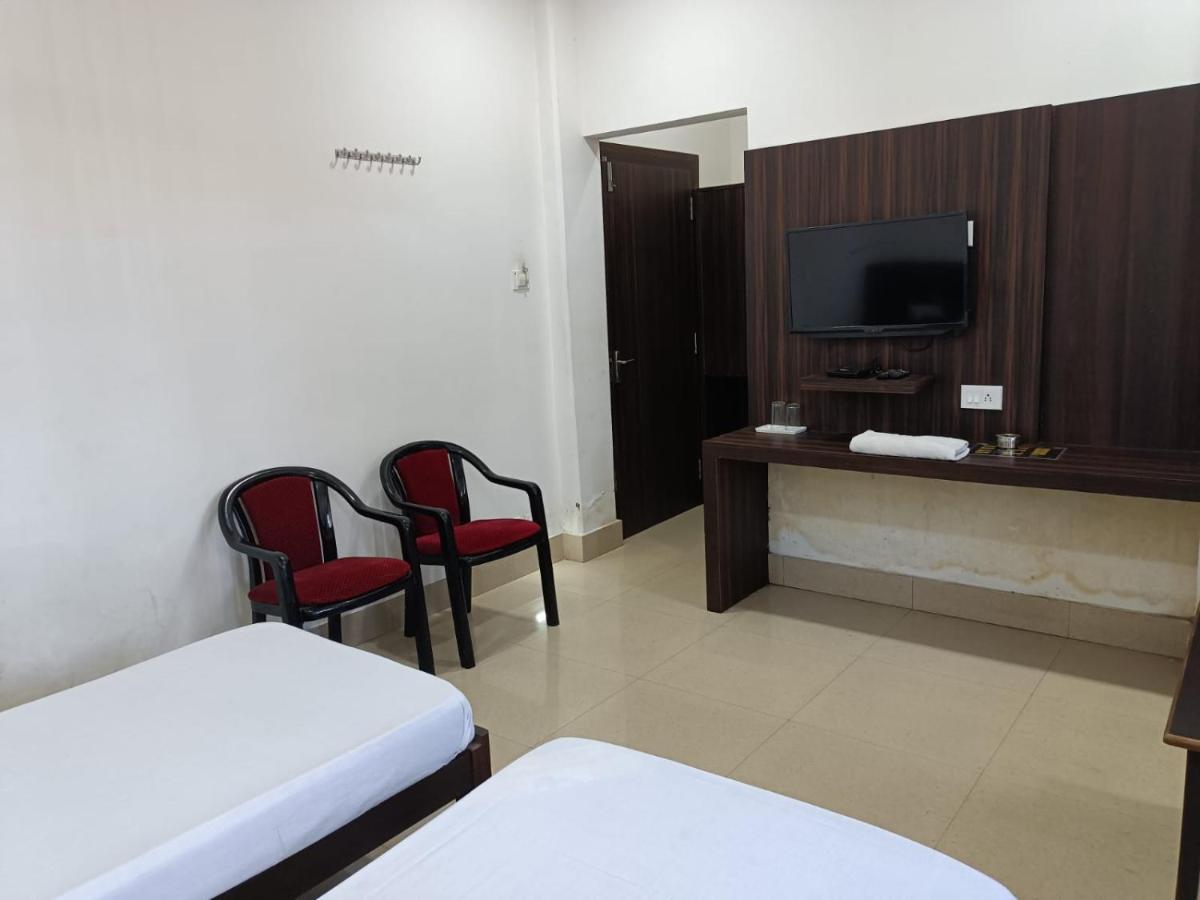 Kusum Hotel Dibrugarh Exterior photo