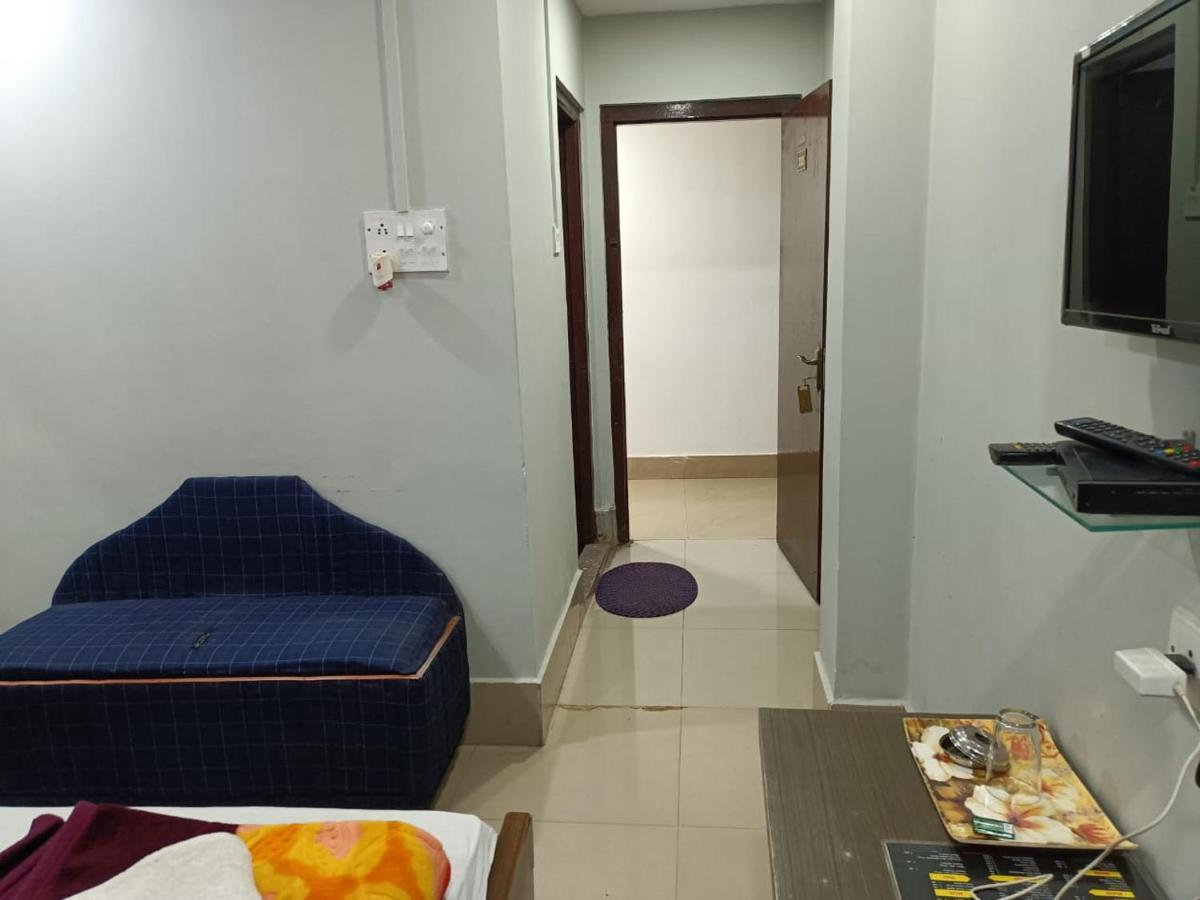 Kusum Hotel Dibrugarh Exterior photo