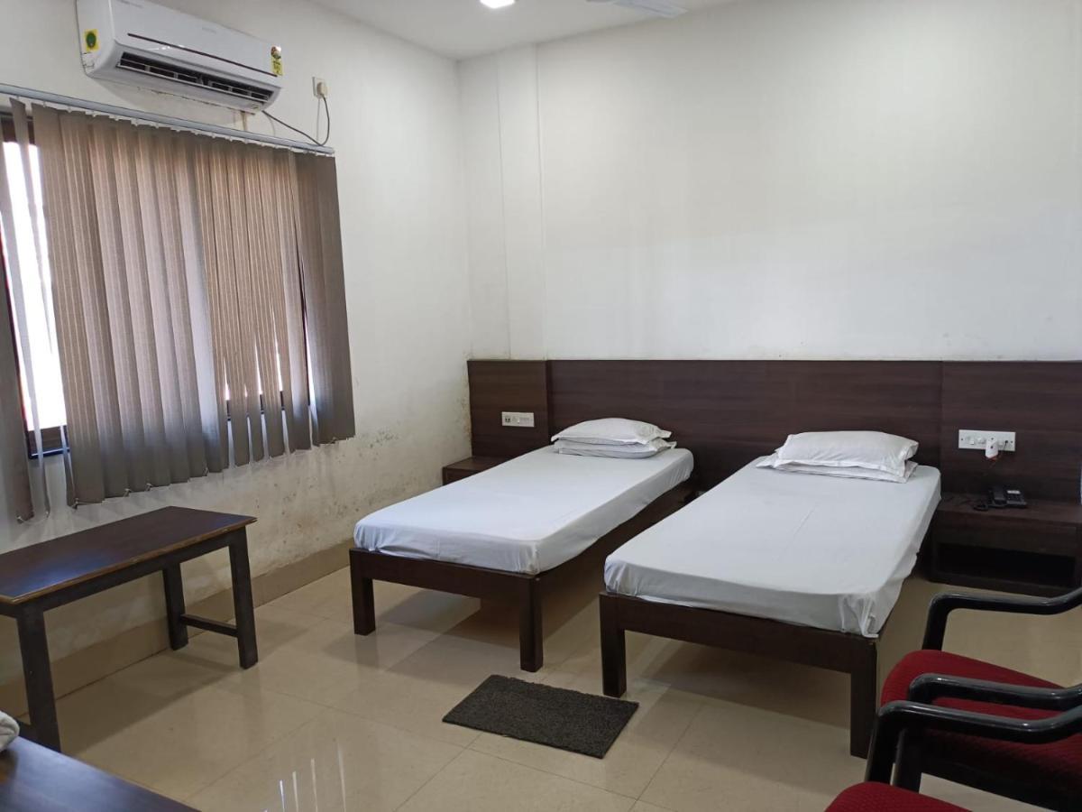 Kusum Hotel Dibrugarh Exterior photo