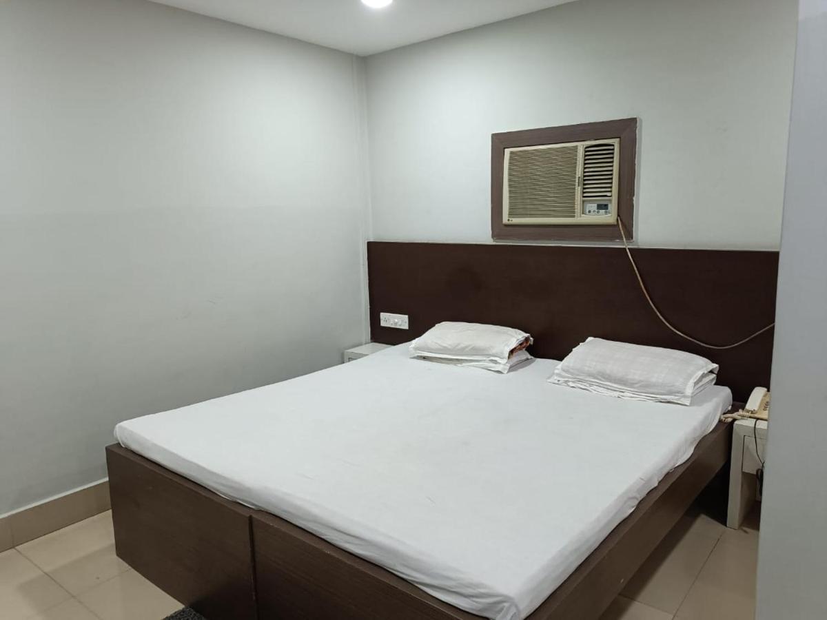 Kusum Hotel Dibrugarh Exterior photo