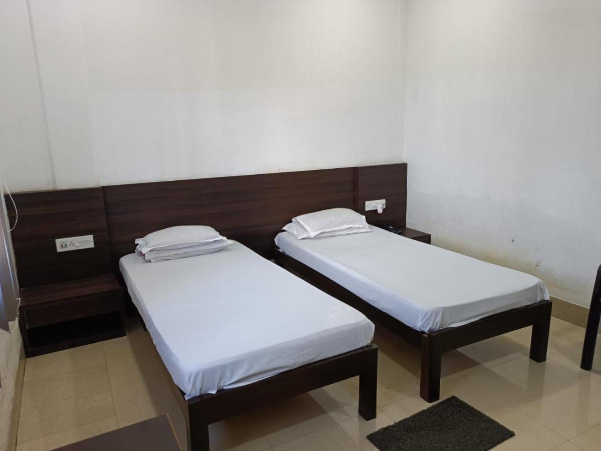 Kusum Hotel Dibrugarh Exterior photo