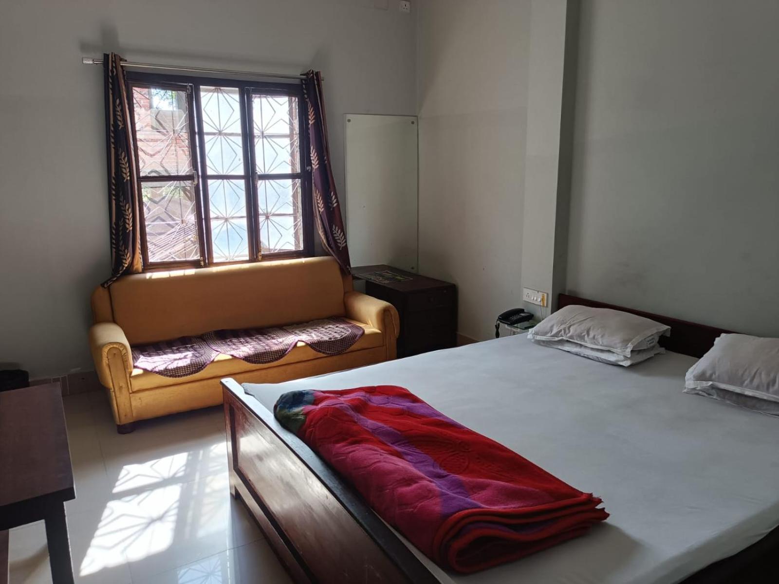 Kusum Hotel Dibrugarh Exterior photo